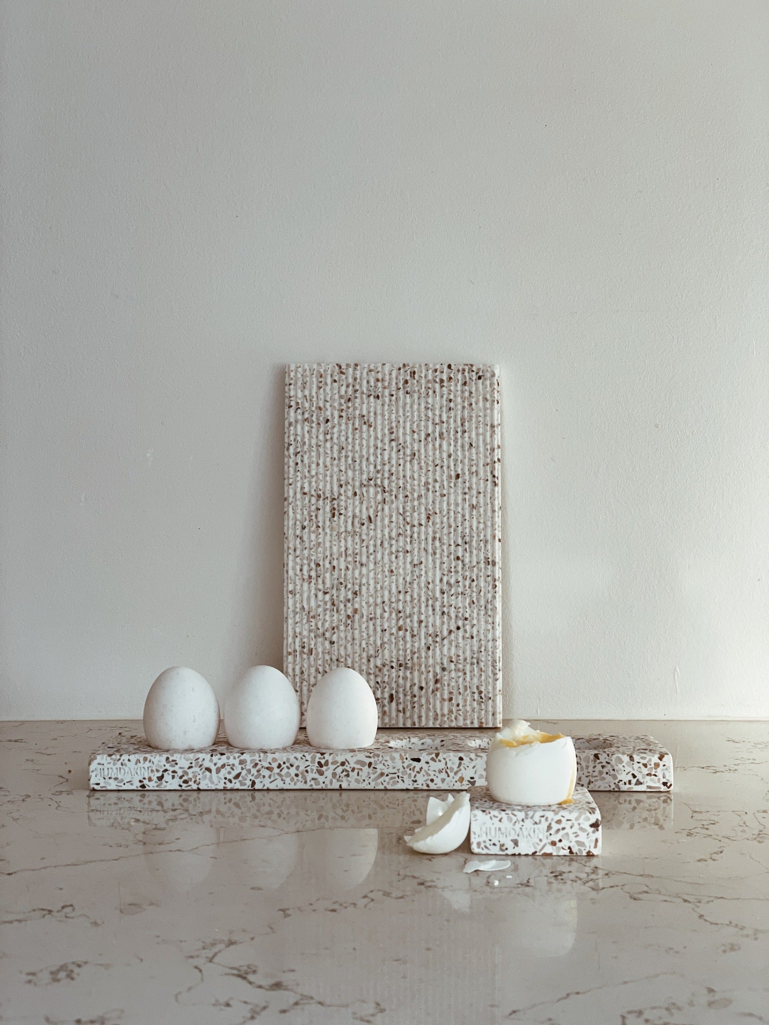 HUMDAKIN Egg Tray Single Terrazzo 138 Red/Beige