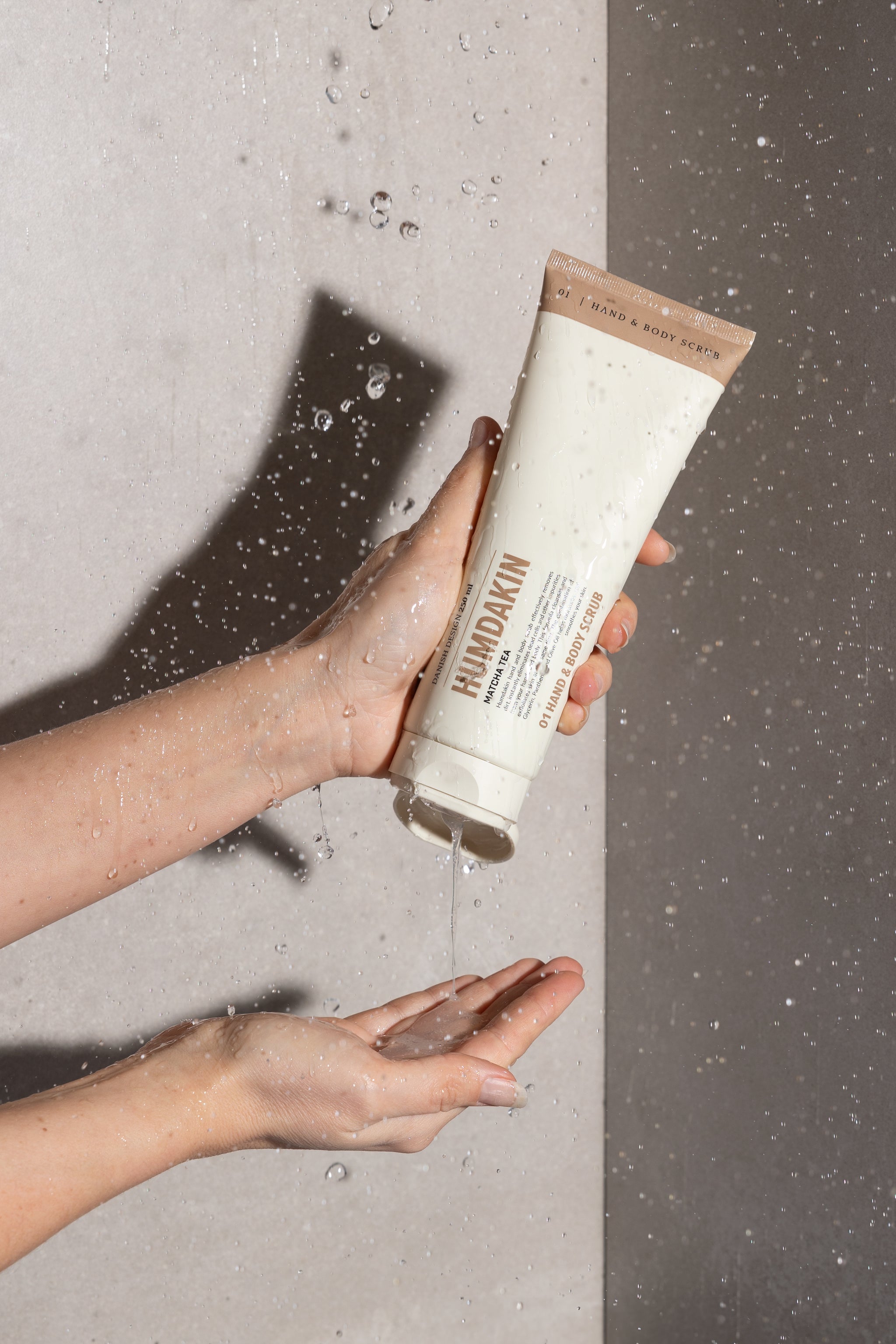 HUMDAKIN Hand & Body Scrub - 250 ml. Hand Care 00 Neutral/No color