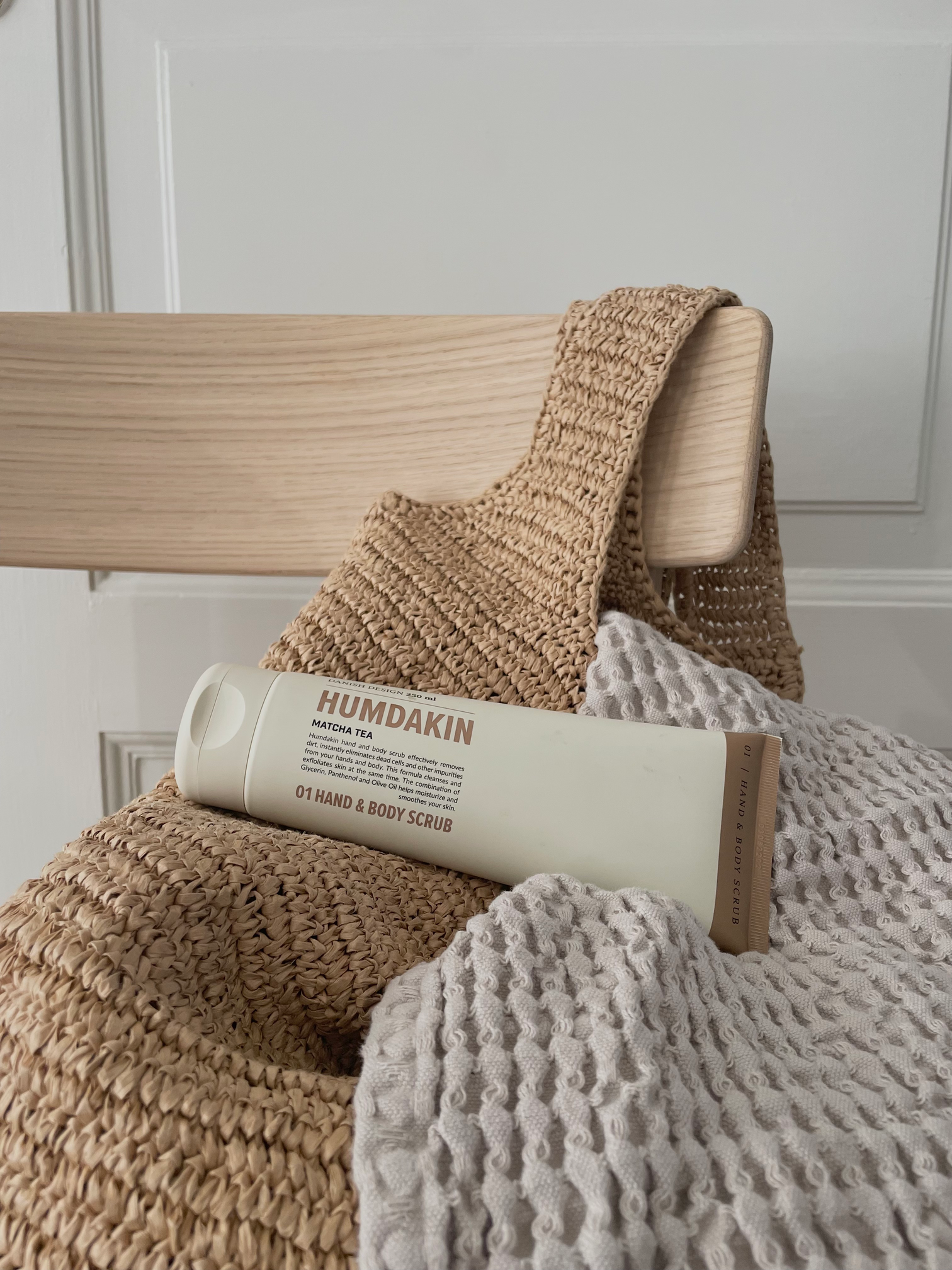 HUMDAKIN Hand & Body Scrub - 250 ml. Handverzorging
