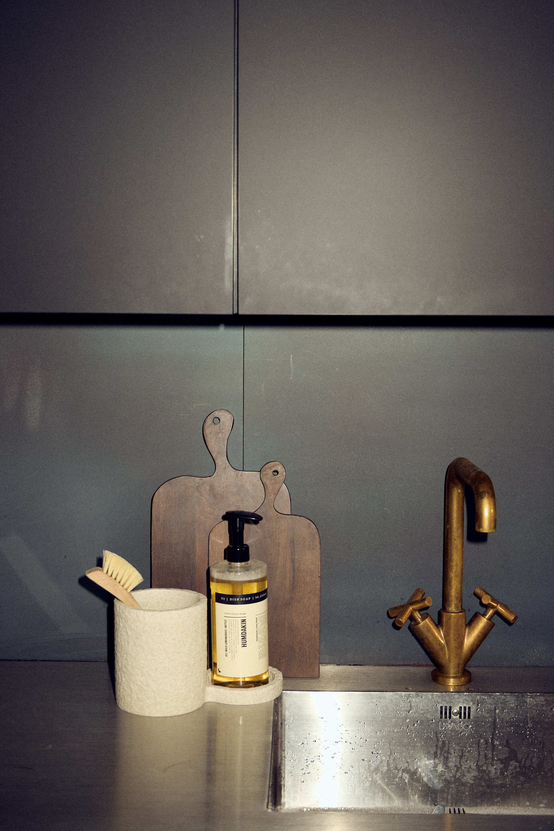 HUMDAKIN Oppvaskmaskinholder i sandstein, liten, sandstein 00, nøytral/ingen farge